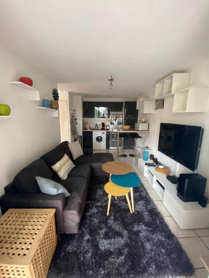 Logement Entier T2 Climatise, Parking Gratuit, Jardin, Plage A 2Min A Pied Sanary-sur-Mer Eksteriør bilde